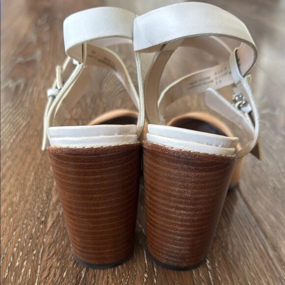 Clarks Tan and White Heels with Chunky Block Heel - Picture 2 of 11